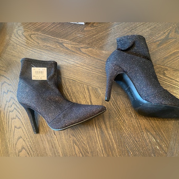 Drash Black Ankle Boots - Picture 2 of 6